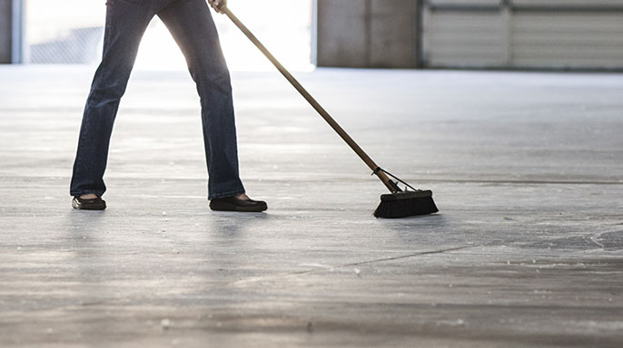 Limpeza e conservação de pisos industriais